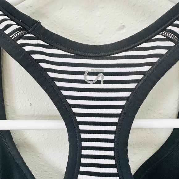 GapFit - Black White Stripe Racerback Sports Bra -Size Medium - Medium Support - Picture 3 of 8